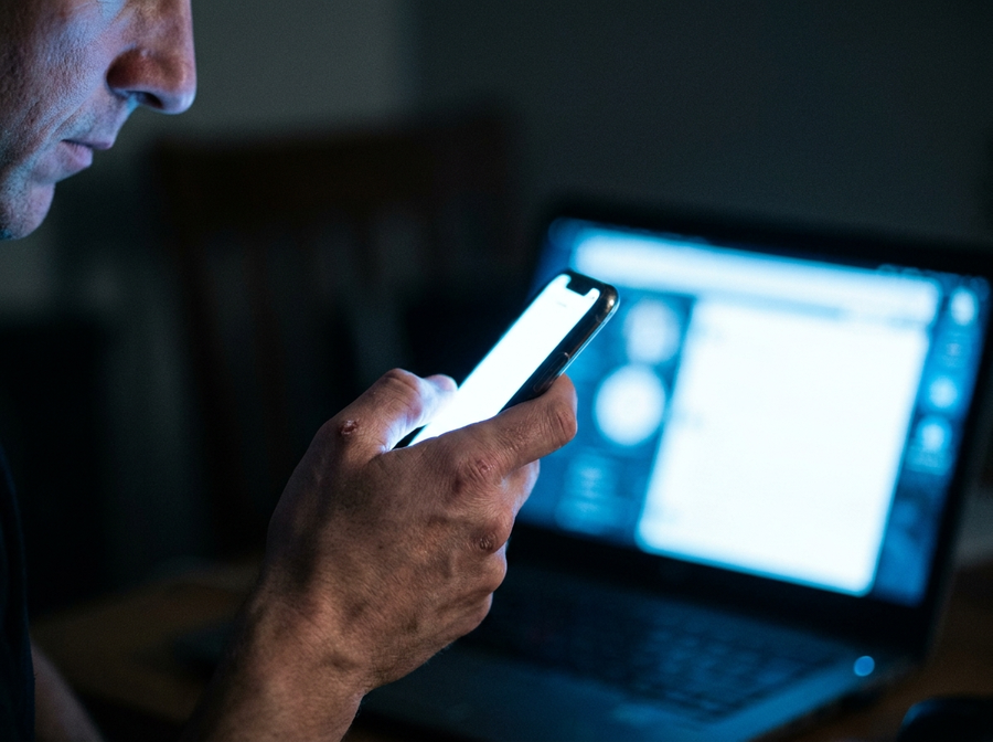 Why screens drain your eyes